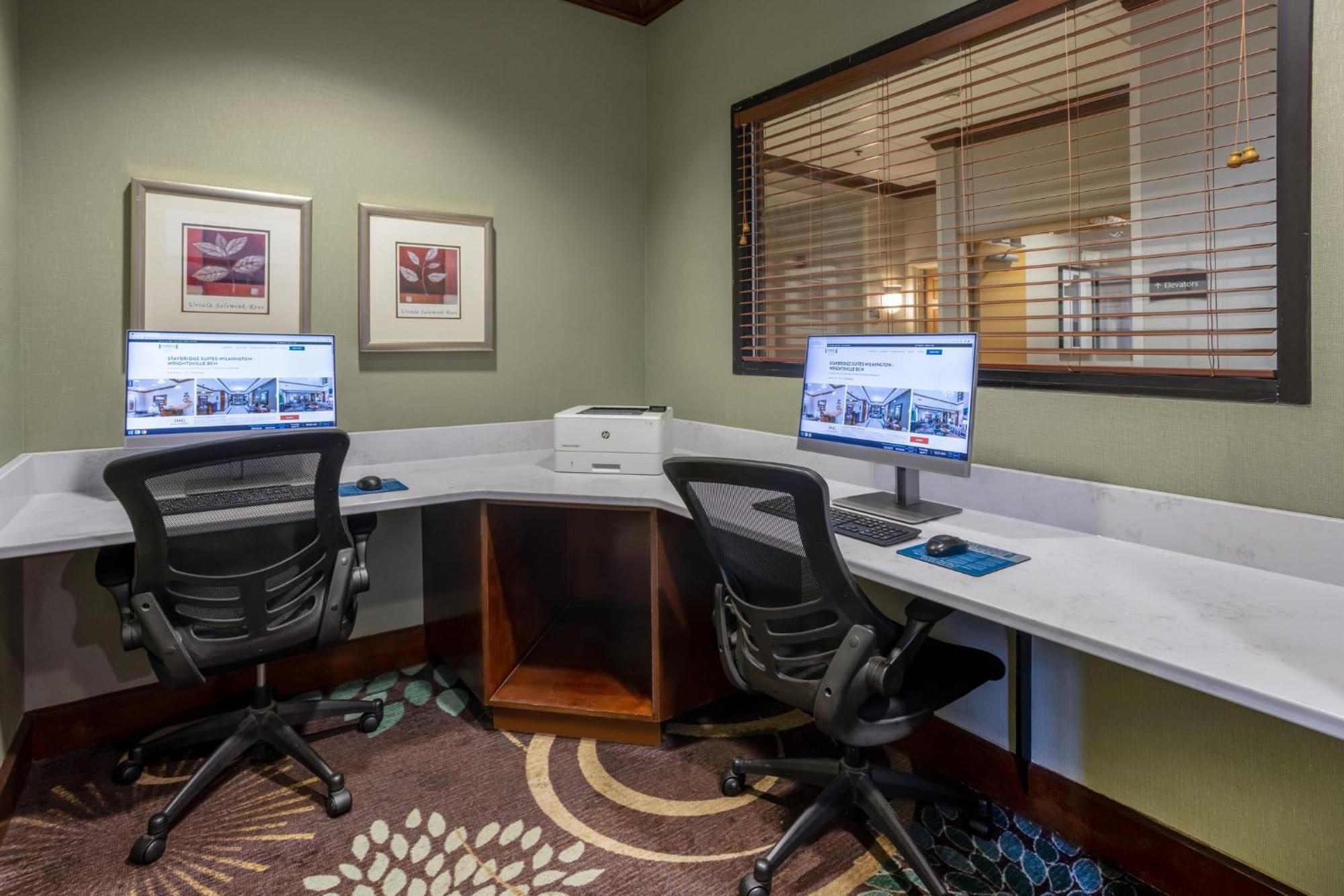 Staybridge Suites Wilmington East By Ihg Esterno foto