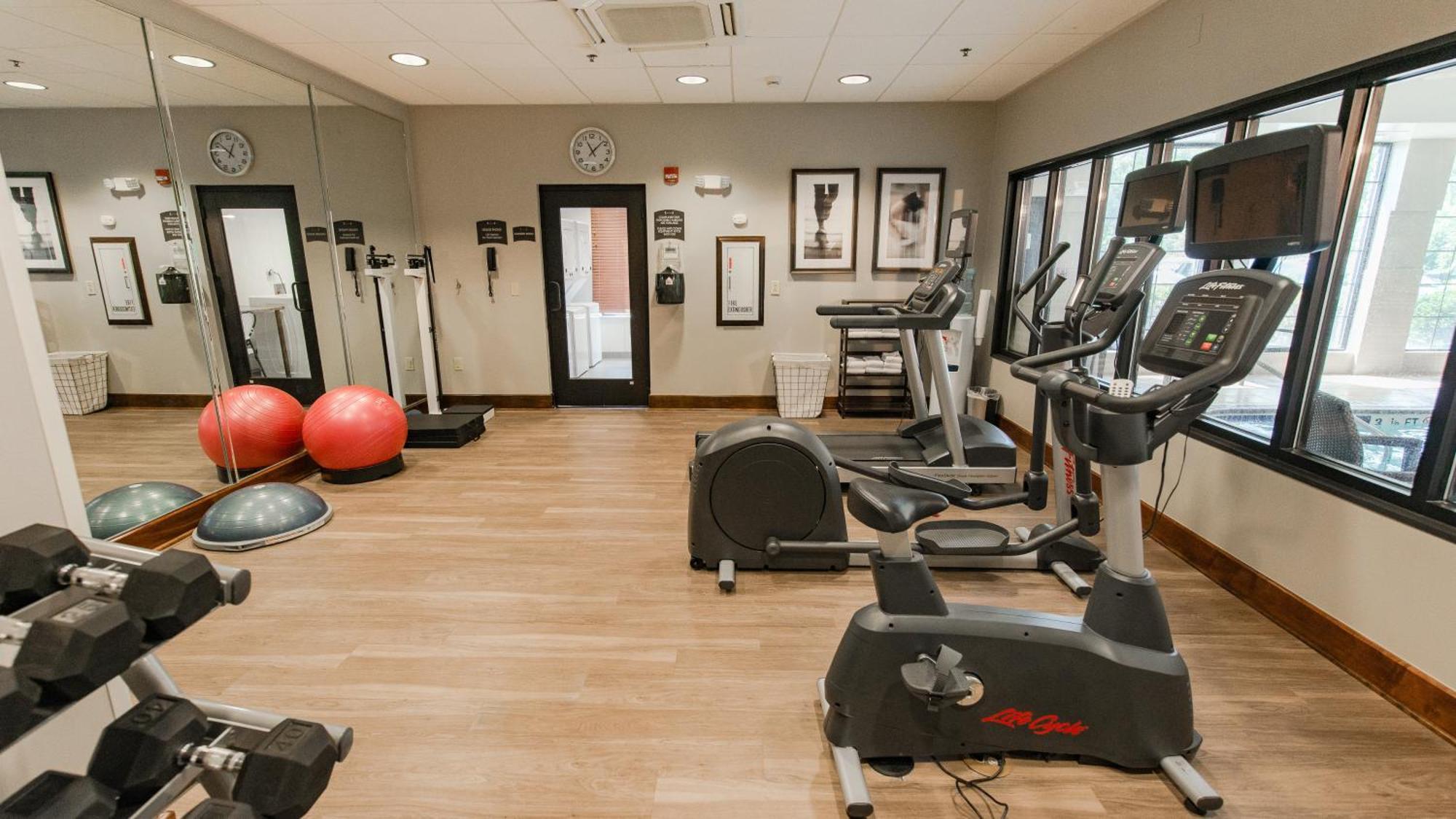 Staybridge Suites Wilmington East By Ihg Esterno foto